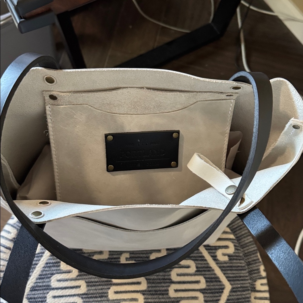 NWT Portland Leather Beluga Tote Bag with Black Handles Medium Tote FREE TASSEL - Picture 6 of 12